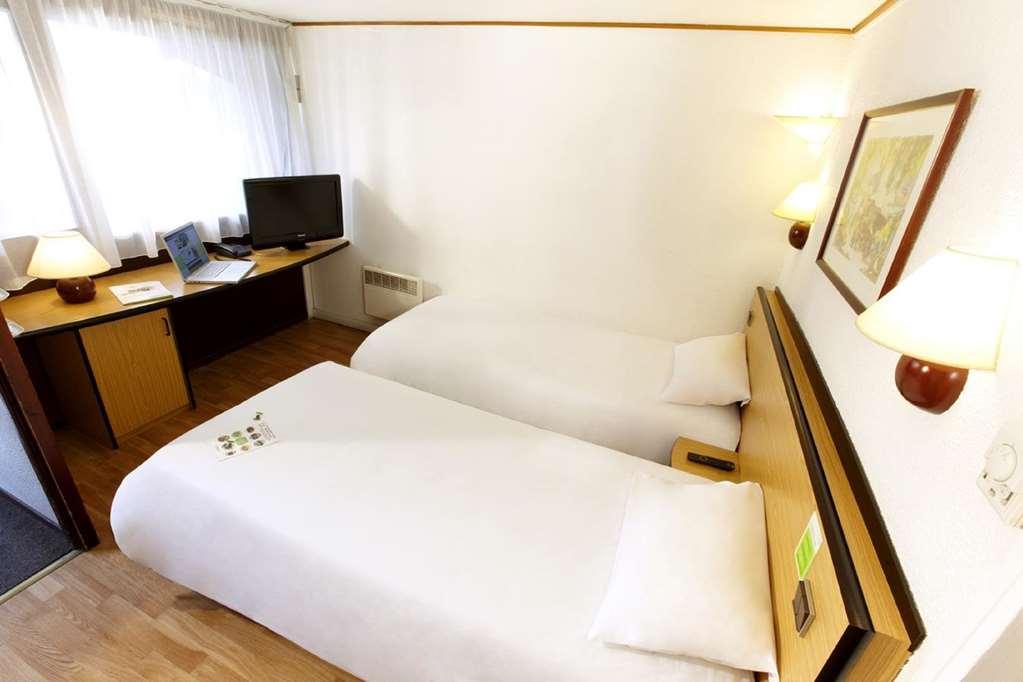 Campanile Clermont-Ferrand ~ Thiers Hotel Phòng bức ảnh
