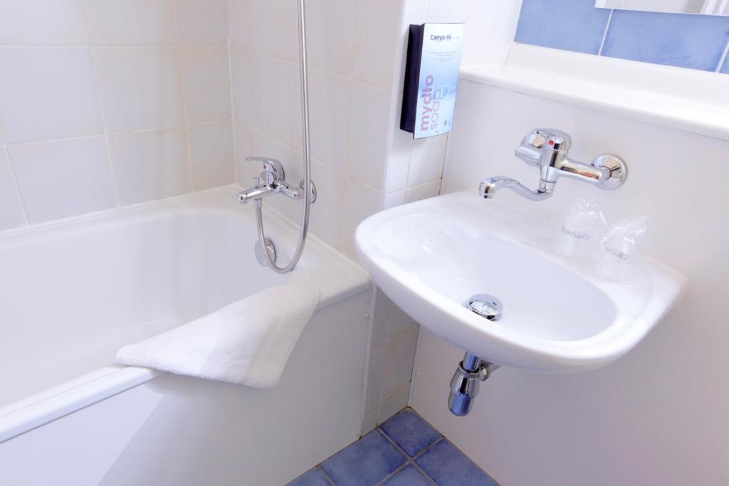 Campanile Clermont-Ferrand ~ Thiers Hotel Phòng bức ảnh